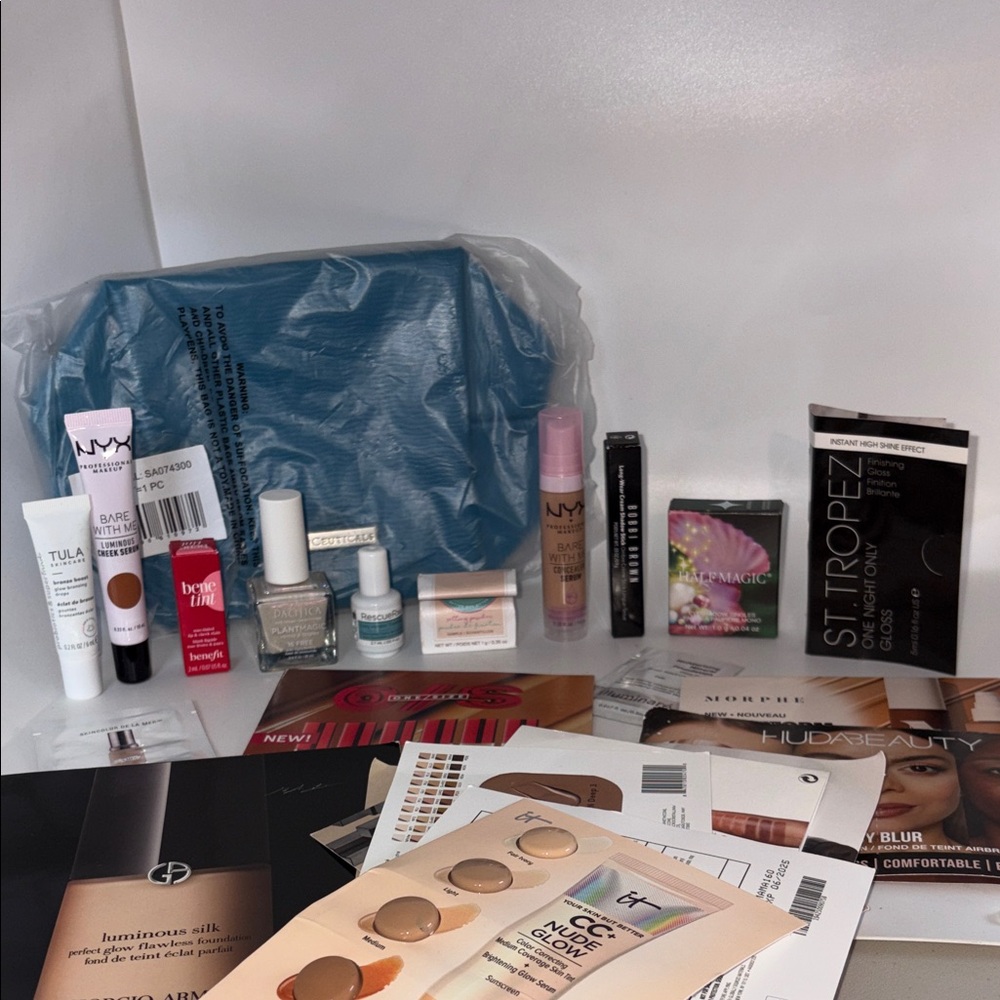 Bundle Lot Assorted Makeup Samples w/ teal Skinceuticals bag